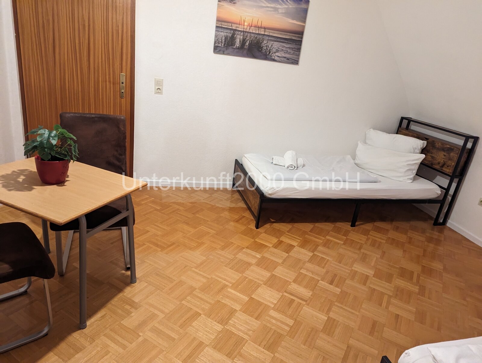 Vollmöbeliertes Haus mit 4x Zimmern