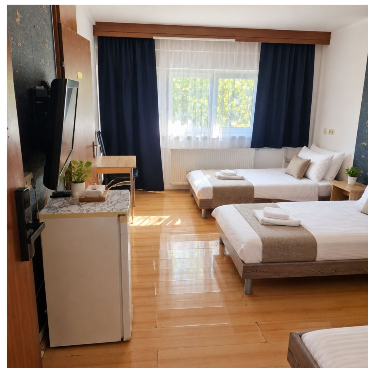 Moderne Neugestaltung der Seite - --T. Moderne Neugestaltung der Seite - --T.