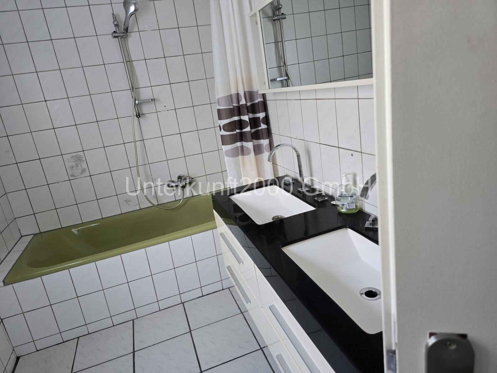 Vollmöbeliertes Haus mit 4x Zimmern