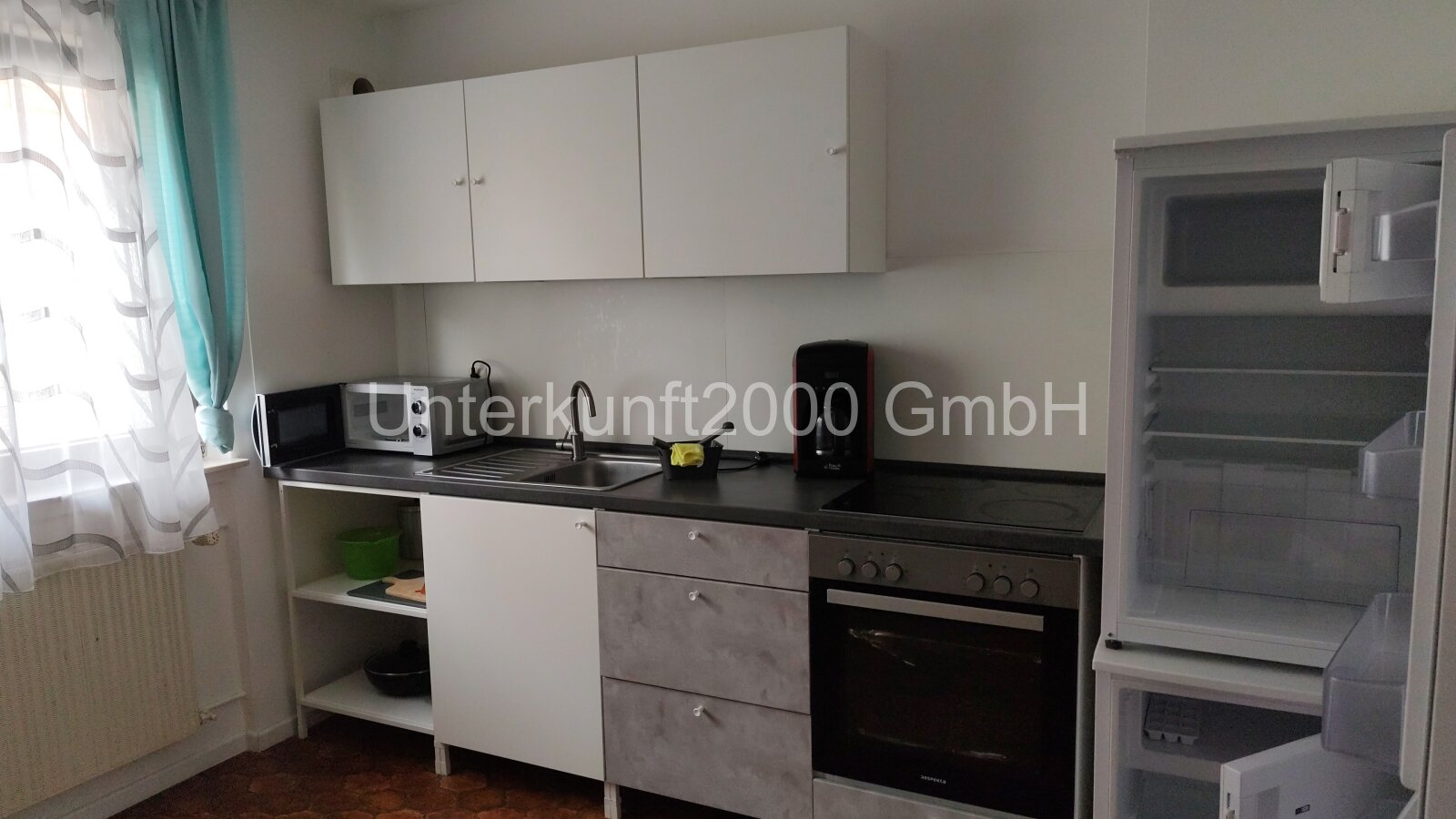 Vollmöbeliertes Haus mit 4x Zimmern