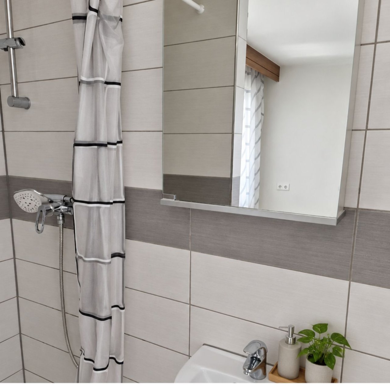 Moderne Neugestaltung der Seite - --T. Moderne Neugestaltung der Seite - --T.