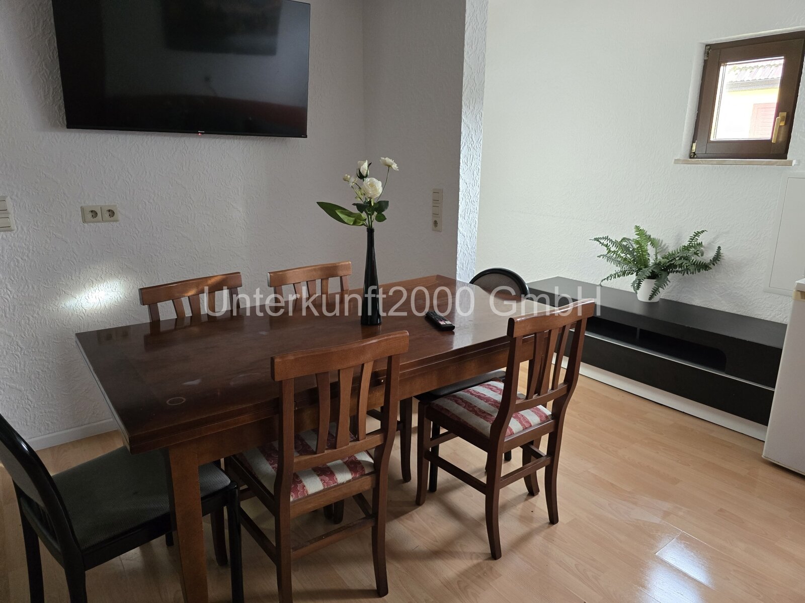 Vollmöbeliertes Haus mit 4x Zimmern