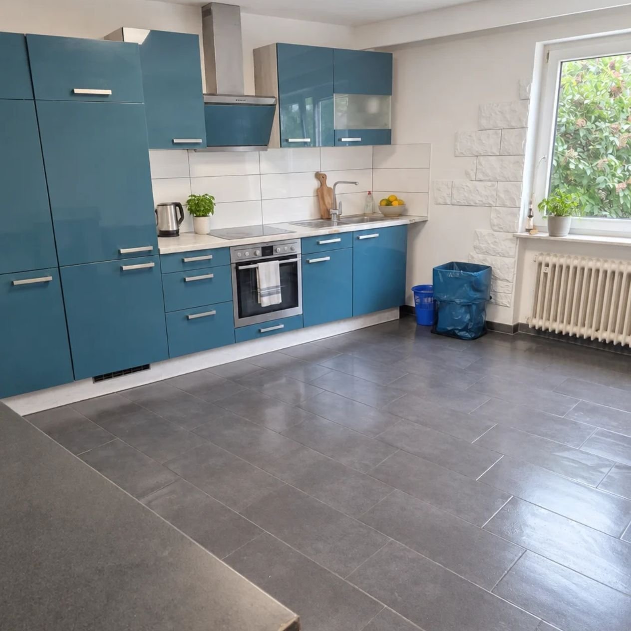 Moderne Neugestaltung der Seite - --T. Moderne Neugestaltung der Seite - --T.