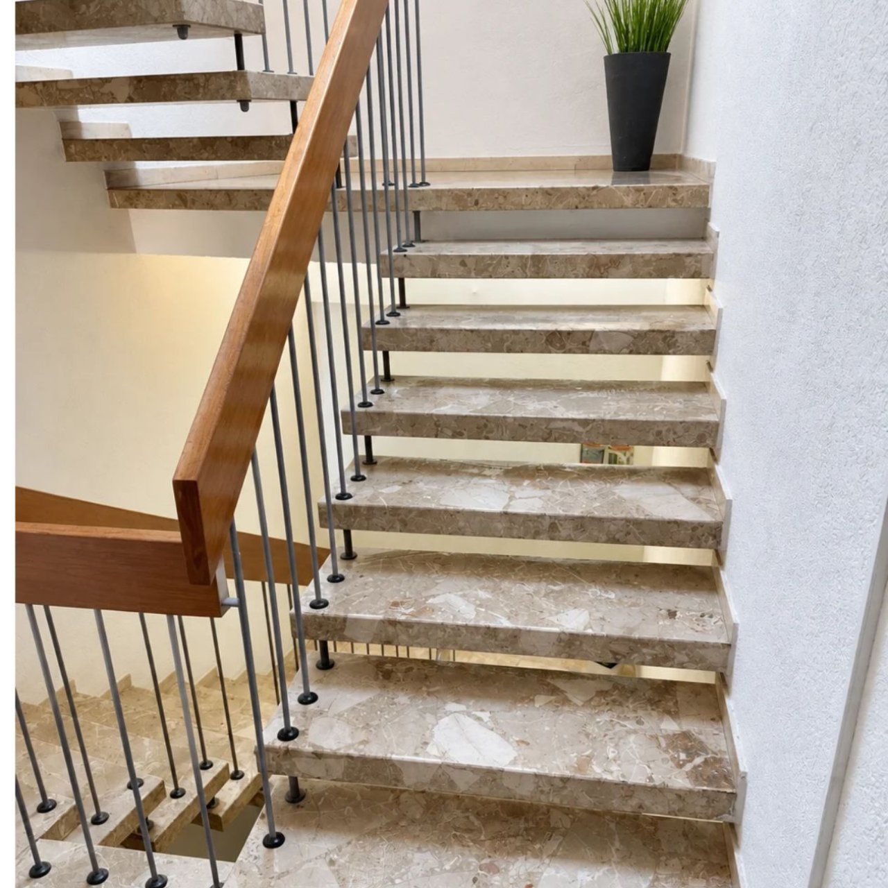Moderne Neugestaltung der Seite - --T. Moderne Neugestaltung der Seite - --T.