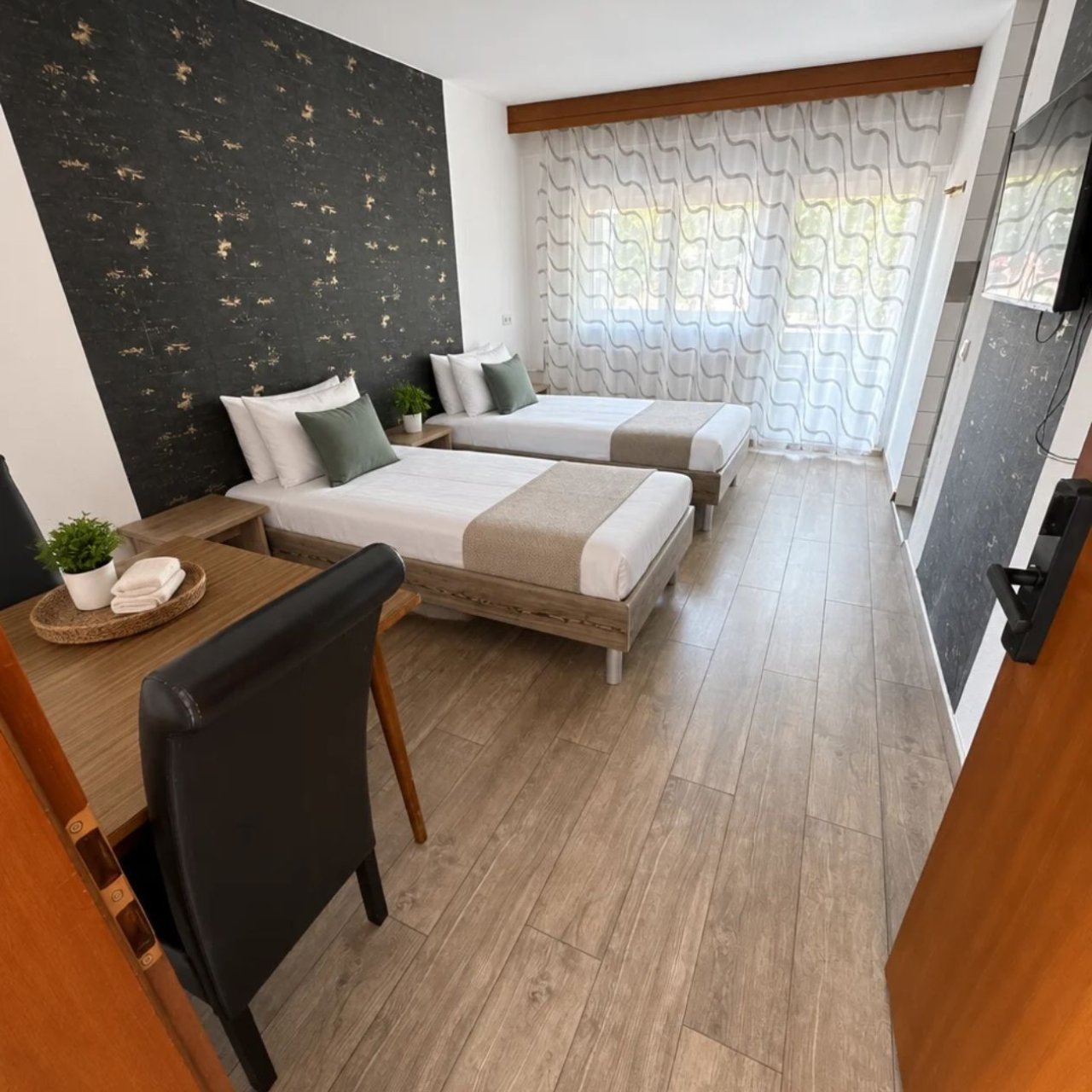 Moderne Neugestaltung der Seite - --T. Moderne Neugestaltung der Seite - --T.