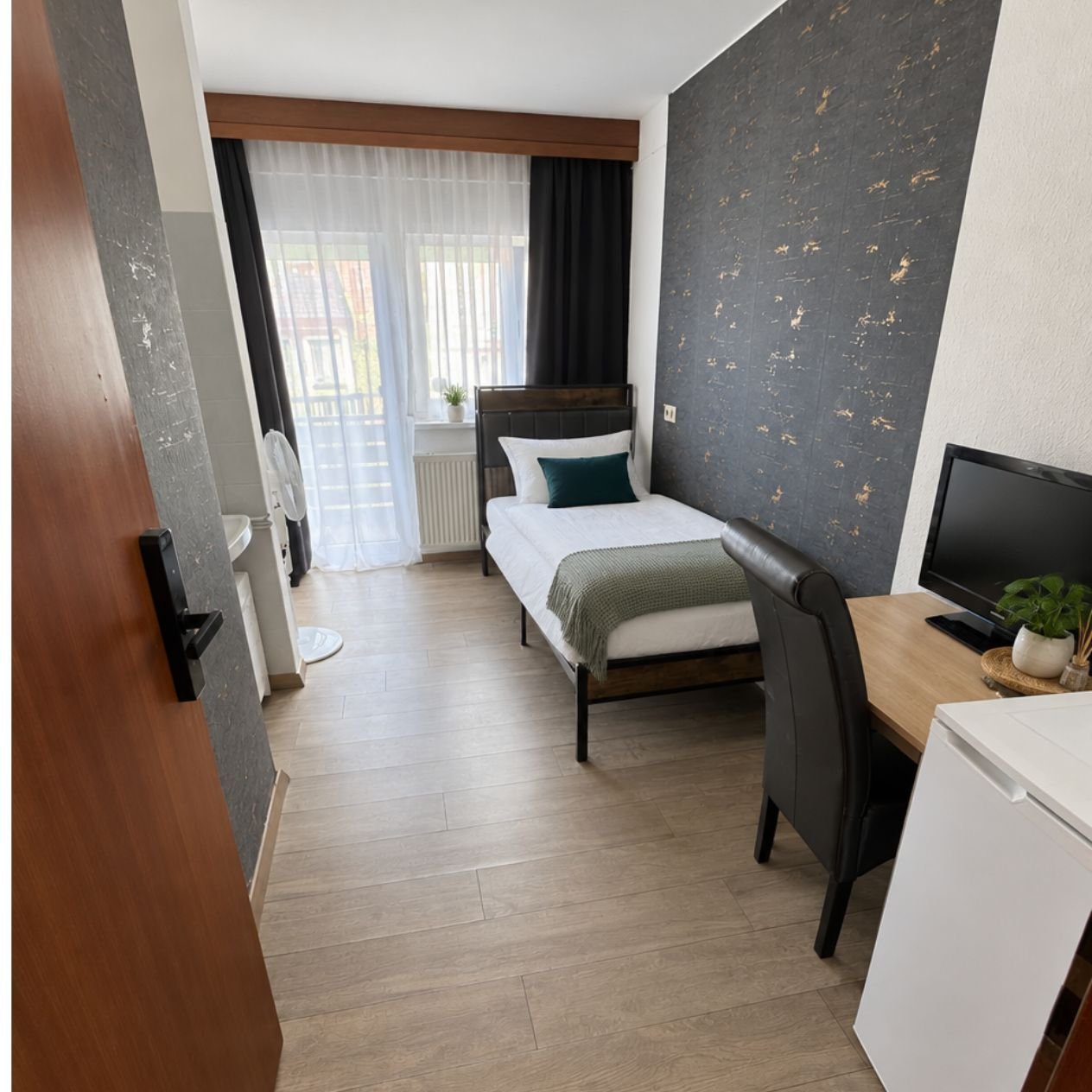 Moderne Neugestaltung der Seite - --T. Moderne Neugestaltung der Seite - --T.