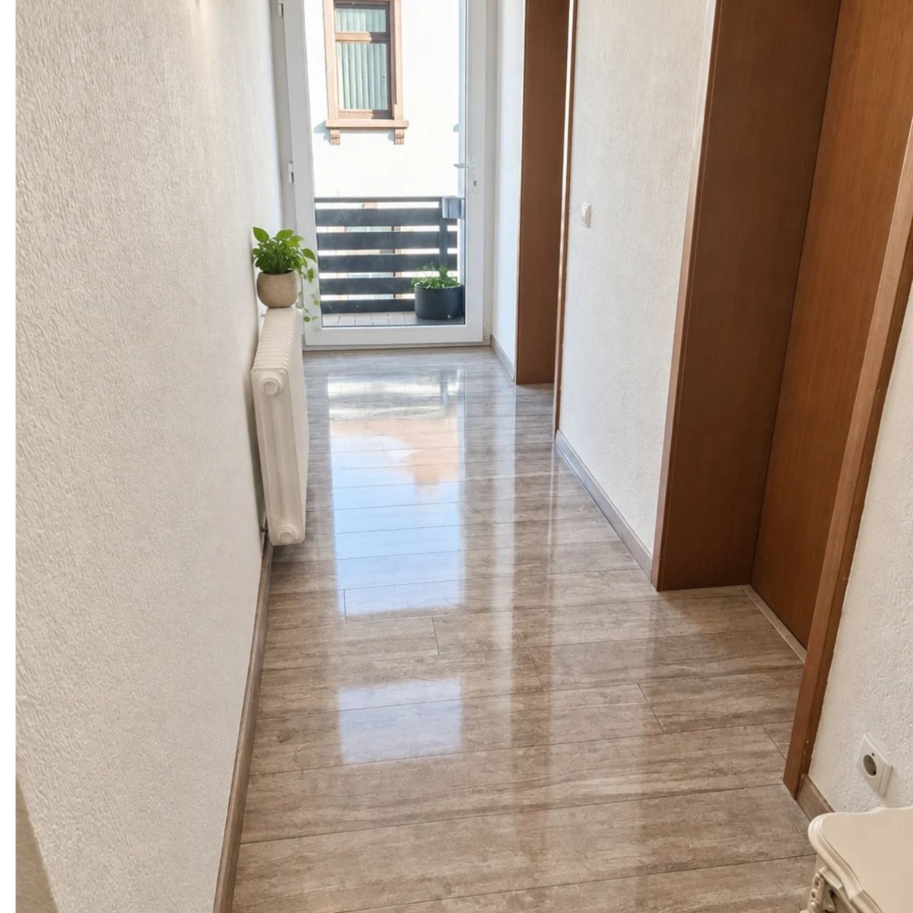 Moderne Neugestaltung der Seite - --T. Moderne Neugestaltung der Seite - --T.