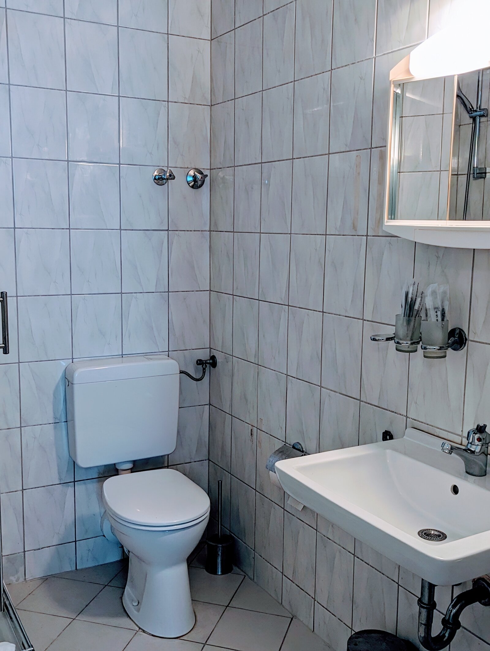 Apartment 225