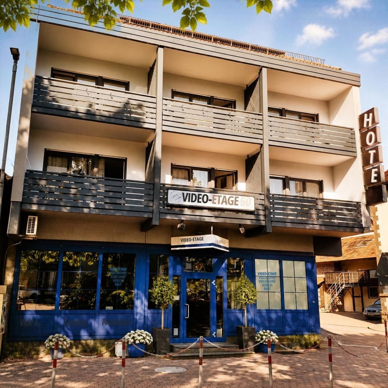 Moderne Neugestaltung der Seite - --T. Moderne Neugestaltung der Seite - --T.